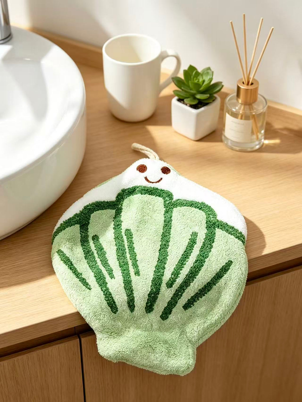 Towique Cabbage Shape Hand Towel – Plush Microfiber for Kitchen & Bath