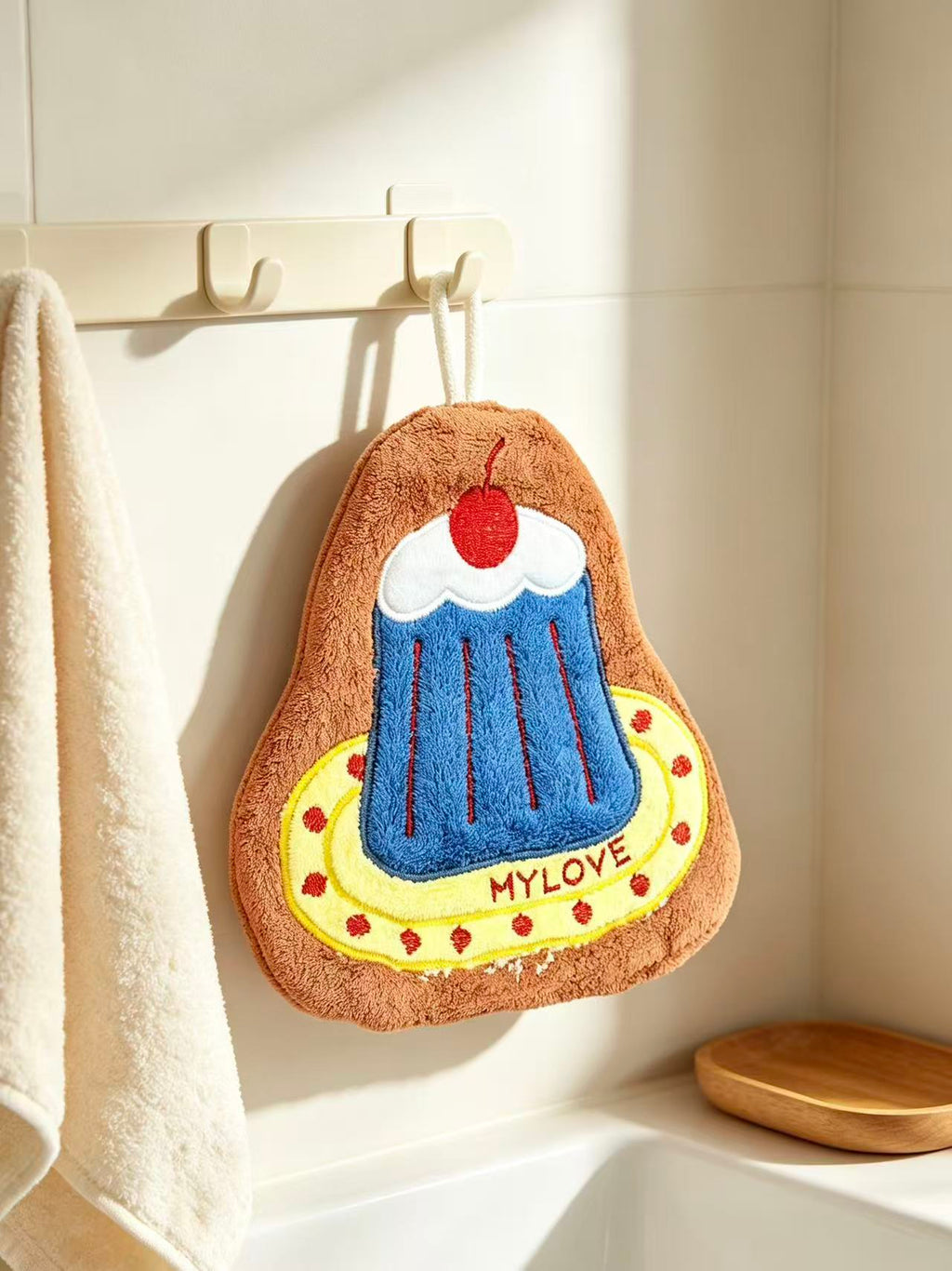 Towique Dessert Shape Hand Towel – Soft Plush Fleece Bathroom Decor